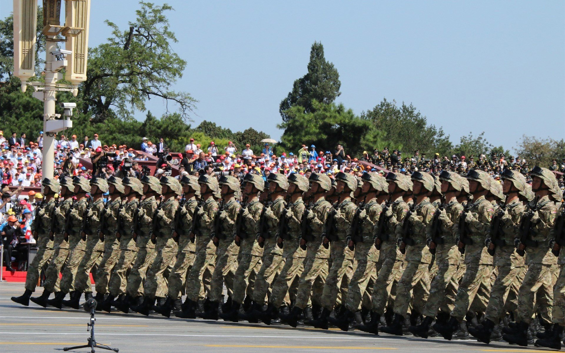 黑天鹅振翅，平行宇宙中的NBA总决赛，黄蜂如何击溃尼克斯